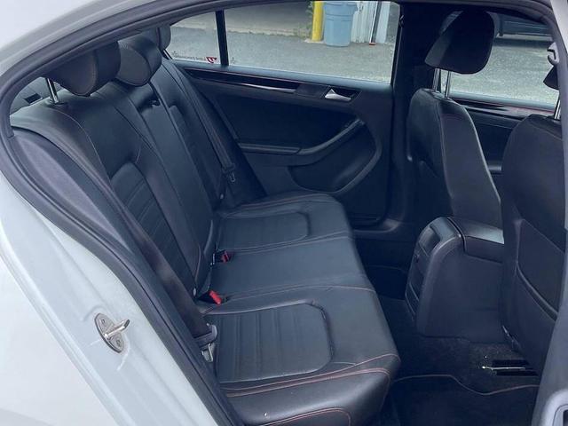 Photo of 2016 Pure White Volkswagen Jetta