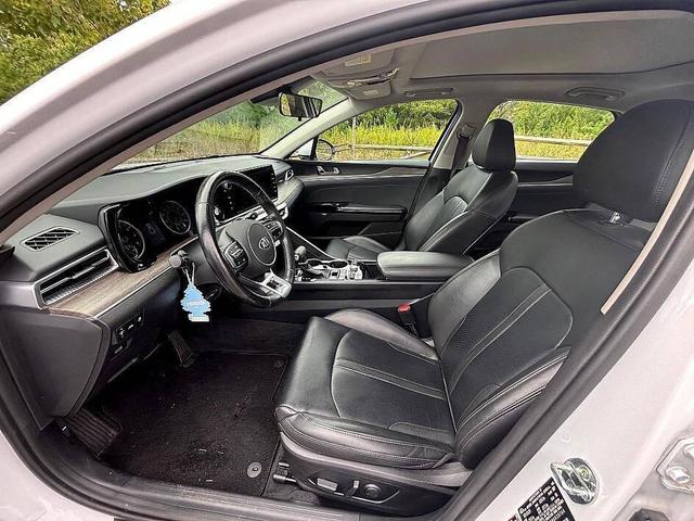 Photo of 2021 Glacial White Pearl Kia K5