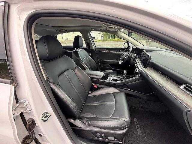 Photo of 2021 Glacial White Pearl Kia K5