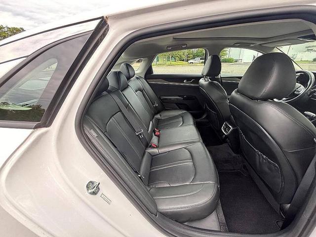Photo of 2021 Glacial White Pearl Kia K5