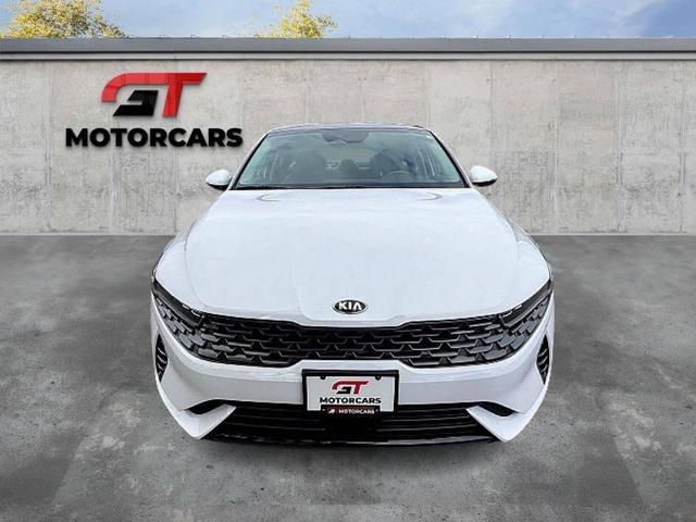 Photo of 2021 Glacial White Pearl Kia K5