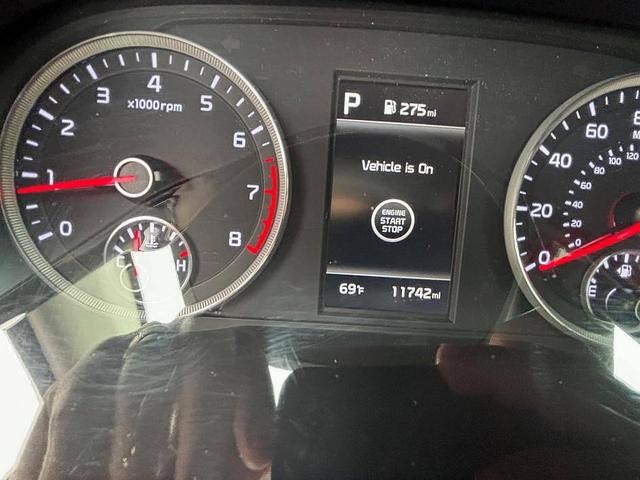 Photo of 2021 Glacial White Pearl Kia K5