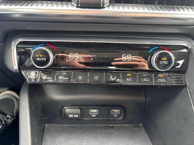 Photo of 2021 Glacial White Pearl Kia K5