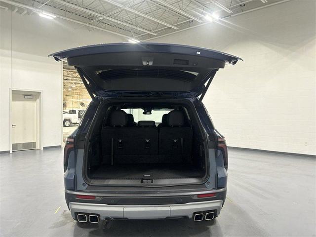 Photo of 2024 Blue Chevrolet Traverse