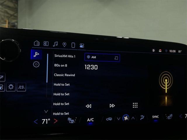 Photo of 2024 Blue Chevrolet Traverse