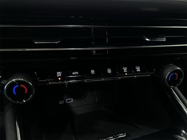 Photo of 2024 Blue Chevrolet Traverse