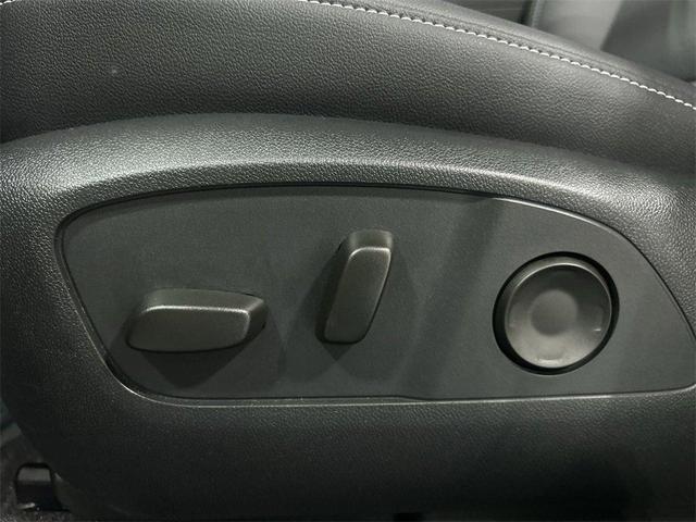 Photo of 2024 Blue Chevrolet Traverse