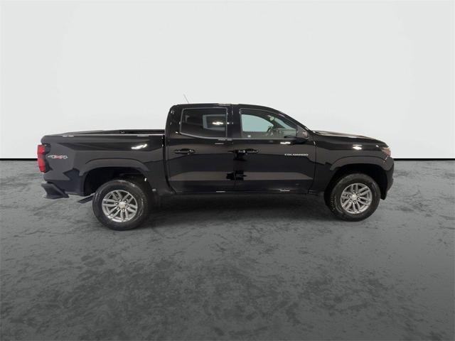 Photo of 2025 Black Chevrolet Colorado