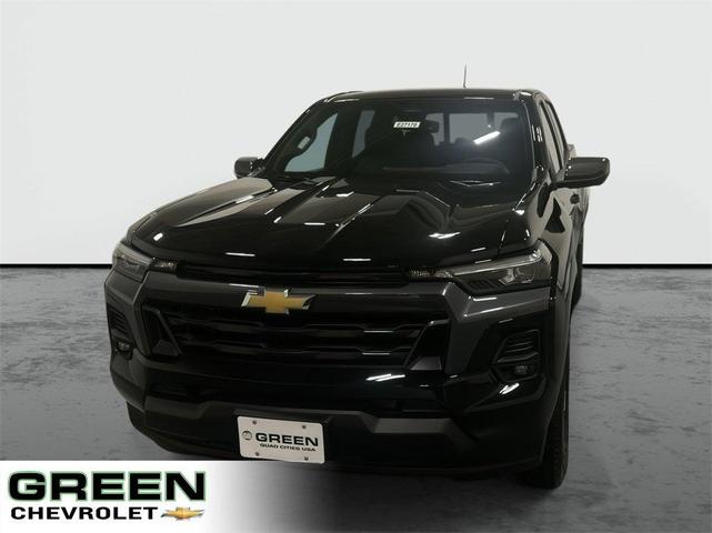 Photo of 2025 Black Chevrolet Colorado