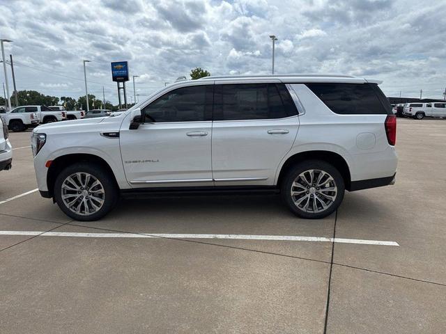 Photo of 2021 White GMC Yukon