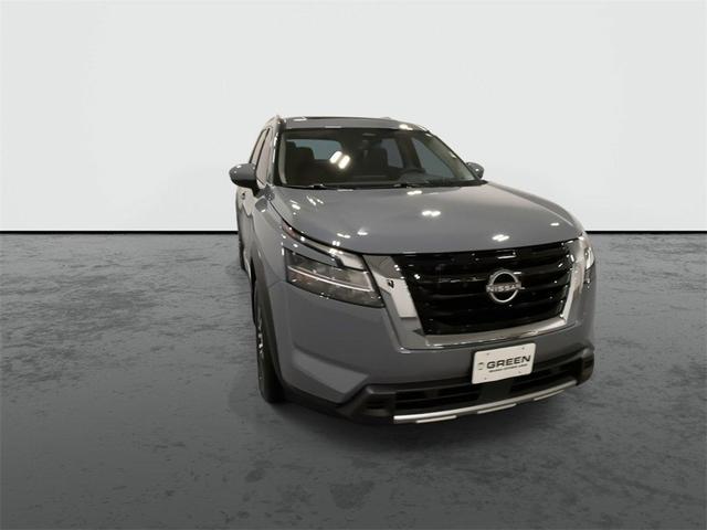 Photo of 2023 Boulder Gray Pearl Nissan Pathfinder