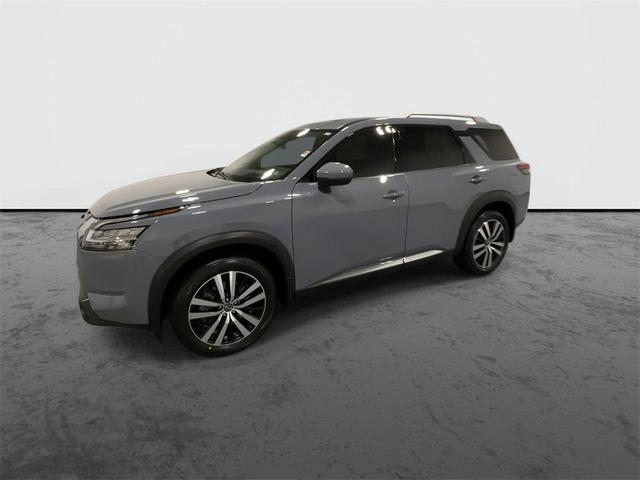Photo of 2023 Boulder Gray Pearl Nissan Pathfinder