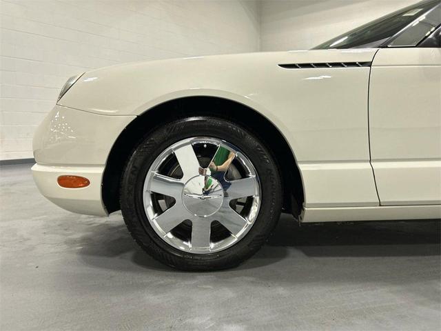 Photo of 2002 White Ford Thunderbird