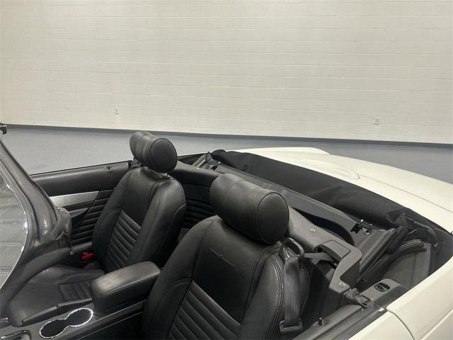 Photo of 2002 White Ford Thunderbird