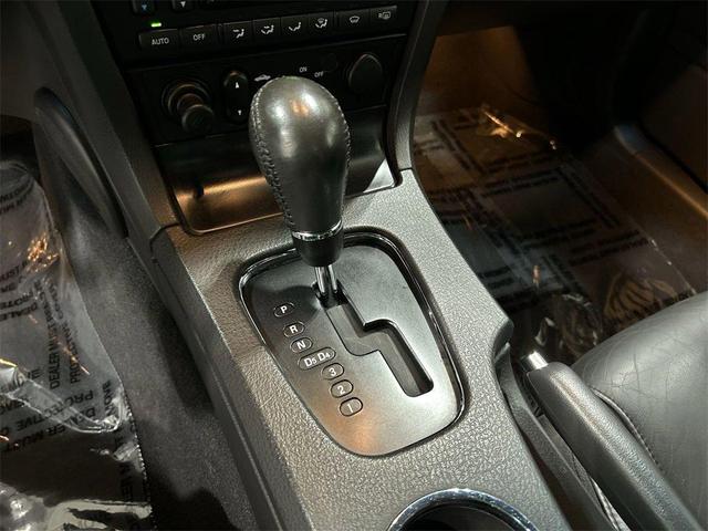 Photo of 2002 White Ford Thunderbird