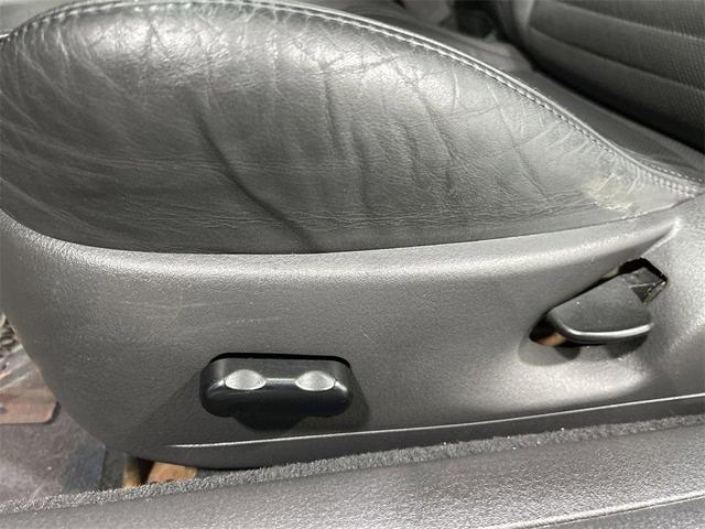 Photo of 2002 White Ford Thunderbird