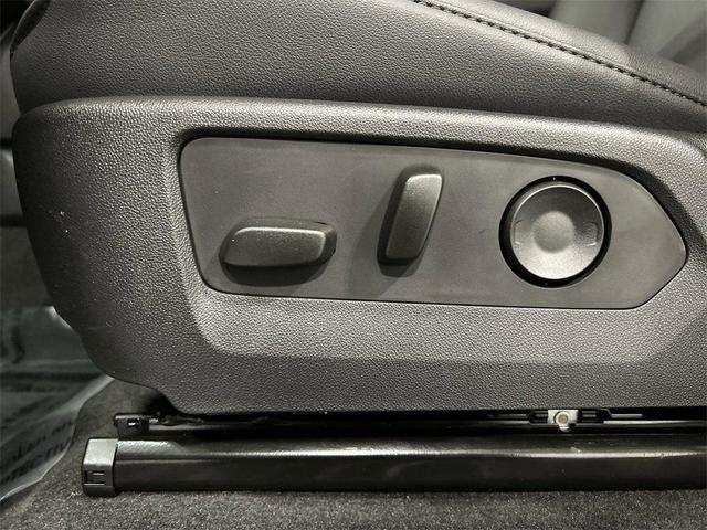 Photo of 2025 Black Chevrolet Colorado