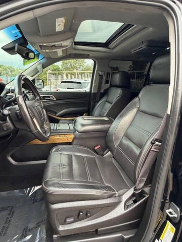 Photo of 2017 Onyx Black GMC Yukon XL