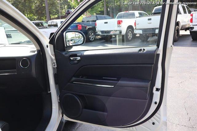 Photo of 2010 Stone White Clear Coat Jeep Compass