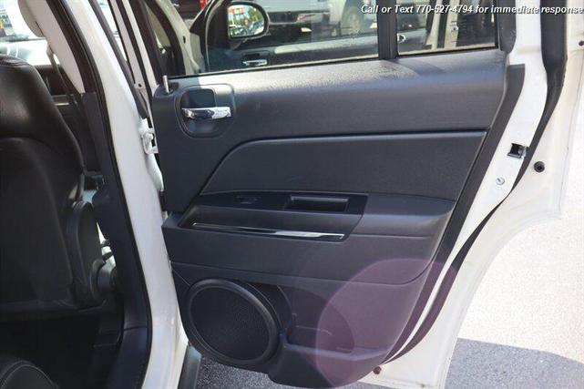 Photo of 2010 Stone White Clear Coat Jeep Compass