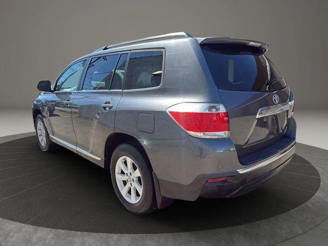 Photo of 2012 Gray Toyota Highlander