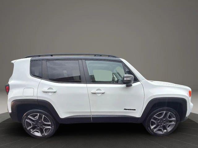 Photo of 2019 White Jeep Renegade