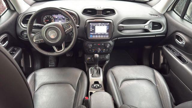 Photo of 2019 White Jeep Renegade
