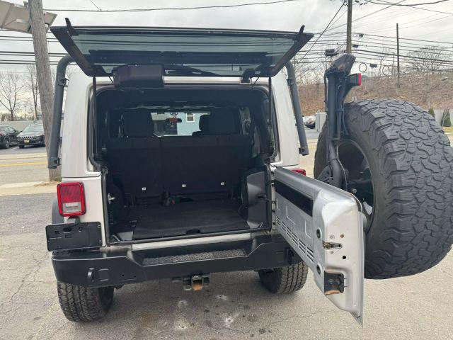 Photo of 2012 Silver Jeep Wrangler Unlimited