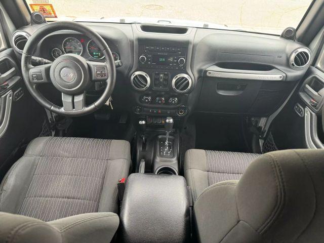 Photo of 2012 Silver Jeep Wrangler Unlimited