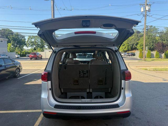 Photo of 2019 Gray Kia Sedona