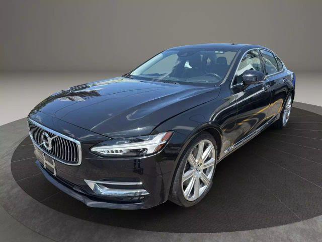 2017 Volvo S90