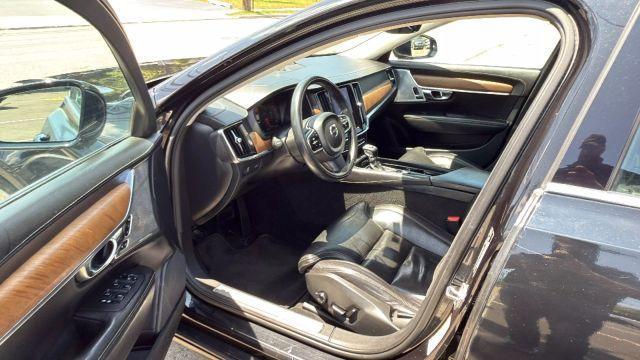 Photo of 2017 Black Volvo S90