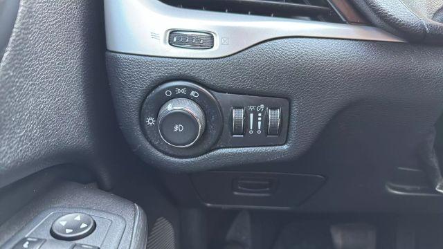 Photo of 2014 Gray Jeep Cherokee