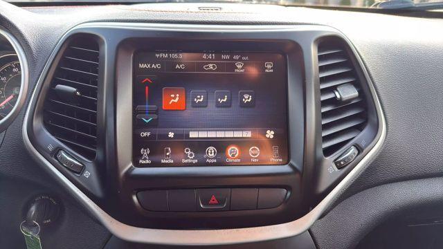 Photo of 2014 Gray Jeep Cherokee