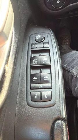 Photo of 2014 Gray Jeep Cherokee