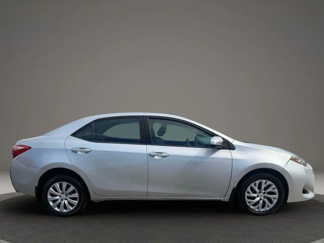 Photo of 2017 Silver Toyota Corolla