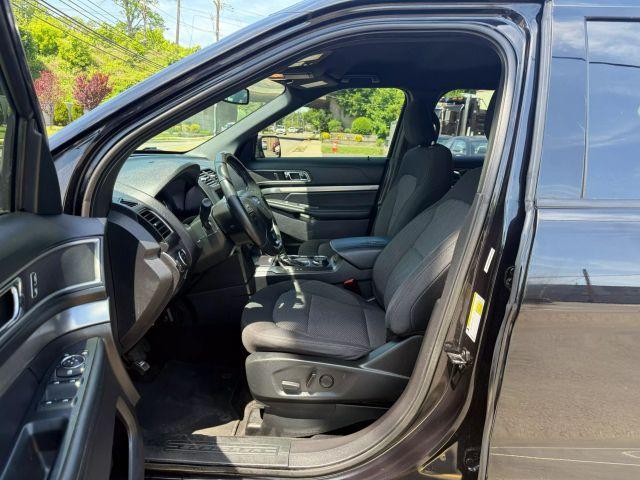 Photo of 2019 Black Ford Explorer