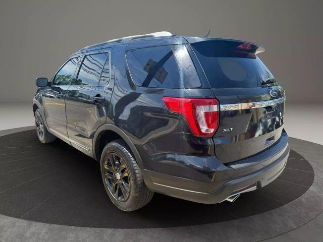 Photo of 2019 Black Ford Explorer