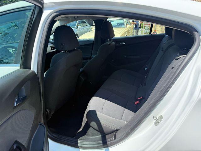 Photo of 2017 White Chevrolet Cruze