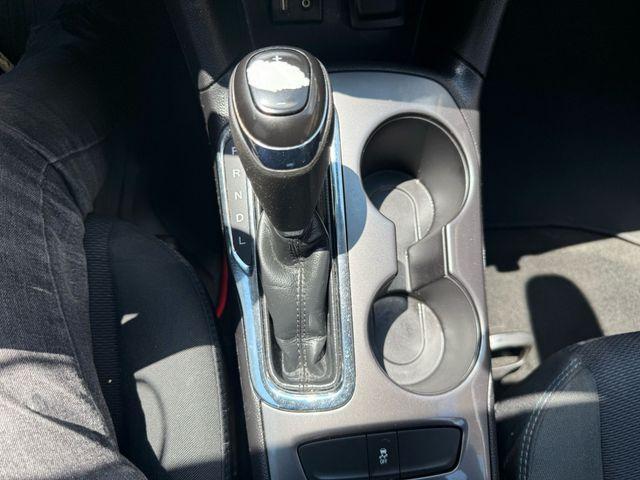 Photo of 2017 White Chevrolet Cruze