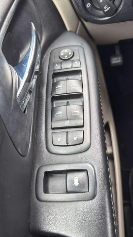 Photo of 2017 Blue Dodge Grand Caravan