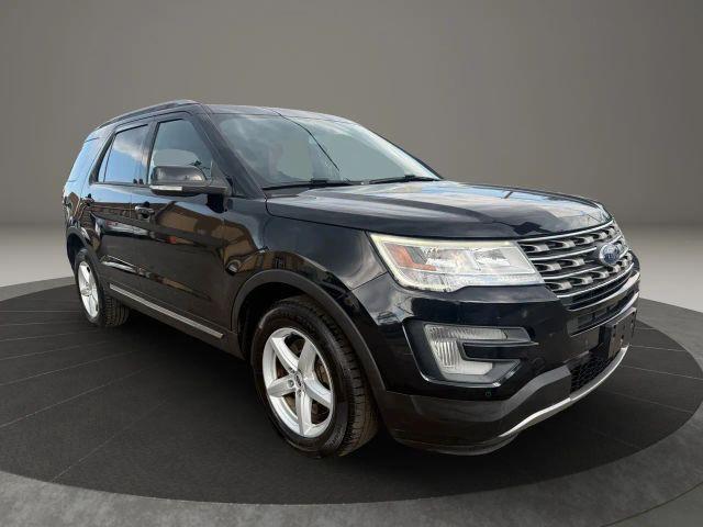 Photo of 2017 Black Ford Explorer
