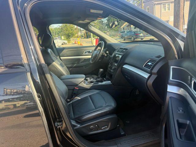 Photo of 2017 Black Ford Explorer