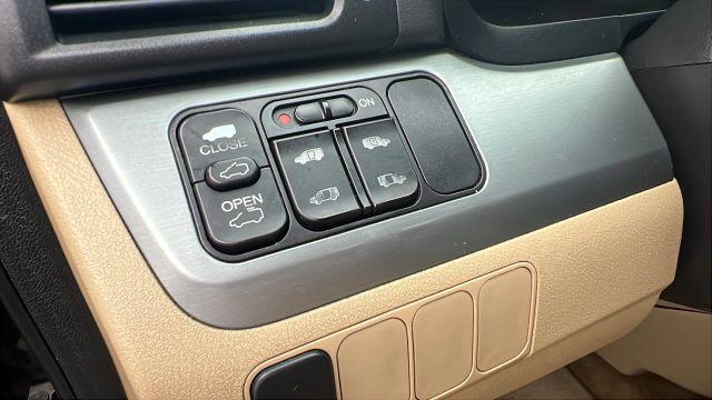 Photo of 2008 Black Honda Odyssey