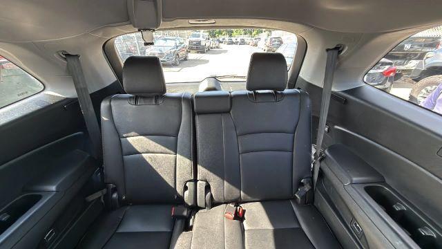 Photo of 2021 White Honda Pilot