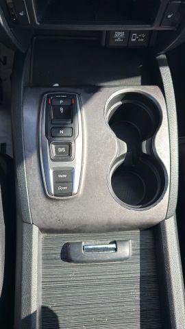 Photo of 2021 White Honda Pilot