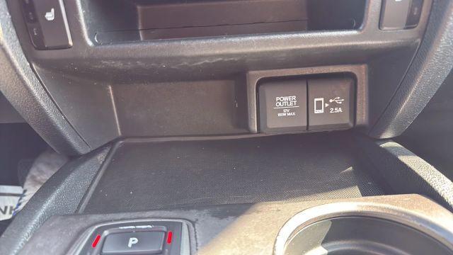 Photo of 2021 White Honda Pilot
