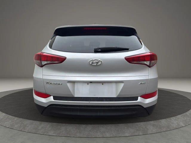 Photo of 2018 Molten Silver Hyundai TUCSON