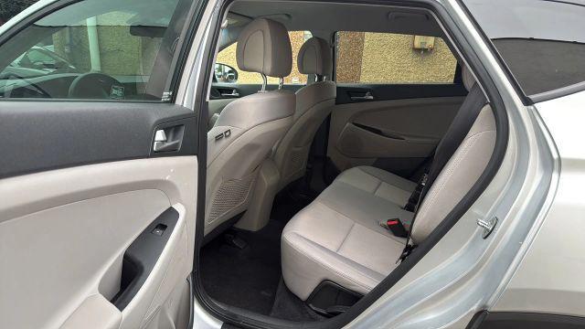 Photo of 2018 Molten Silver Hyundai TUCSON