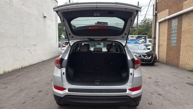 Photo of 2018 Molten Silver Hyundai TUCSON